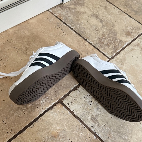 Adidas Women’s White and Black Sneakers - Picture 5 of 5